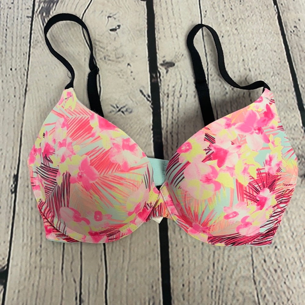 Victoria’s Secret PINK bra